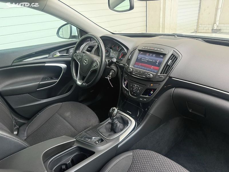 Opel Insignia (2015) 2.0CDTi, 120kw Původ ČR 4x4 - fotka 10 z 22