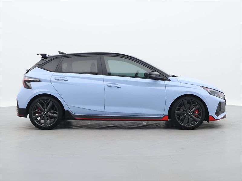 Hyundai i20 1.6 T-GDI 150kW LED CZ Aut.kli - fotka 8 z 32