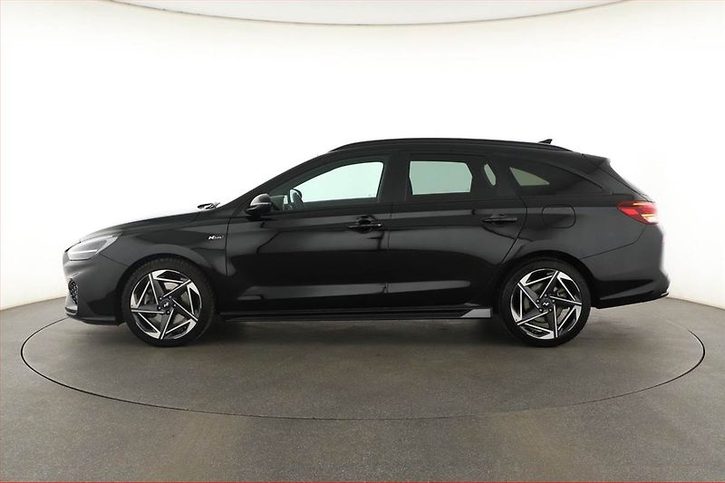 Hyundai i30 (2025) 1.5 T-GDI MHEV 48V, N-LINE - fotka 3 z 16