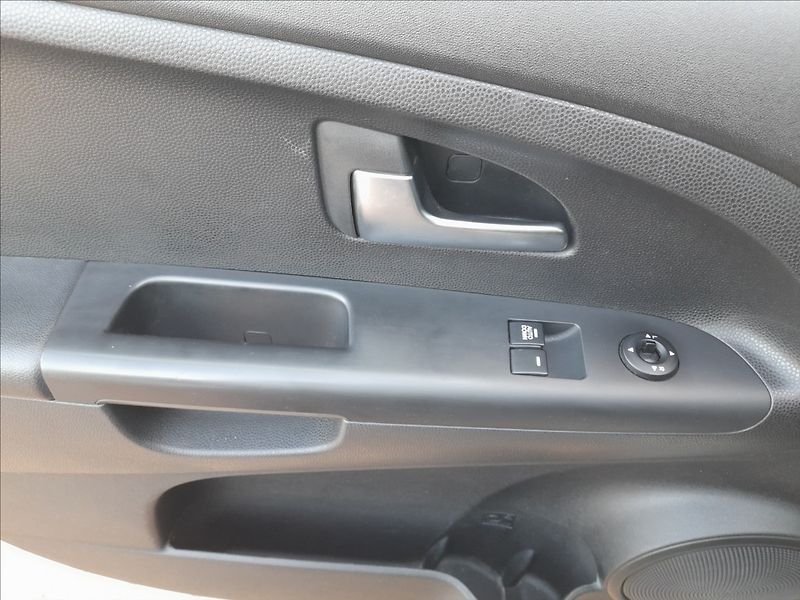 Kia Venga 1,4 i - fotka 11 z 18
