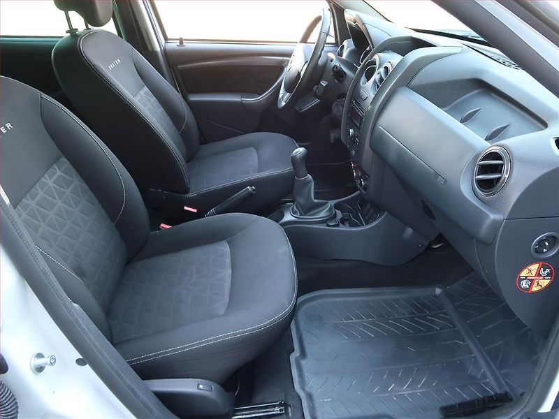 Dacia Duster (2015) 1.6 16V, Vyhř. sedaček - fotka 9 z 17