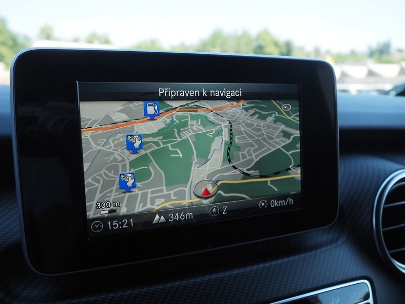 Mercedes-Benz Třídy V (2018) 250d 4Matic, 360 Kamera - fotka 32 z 38