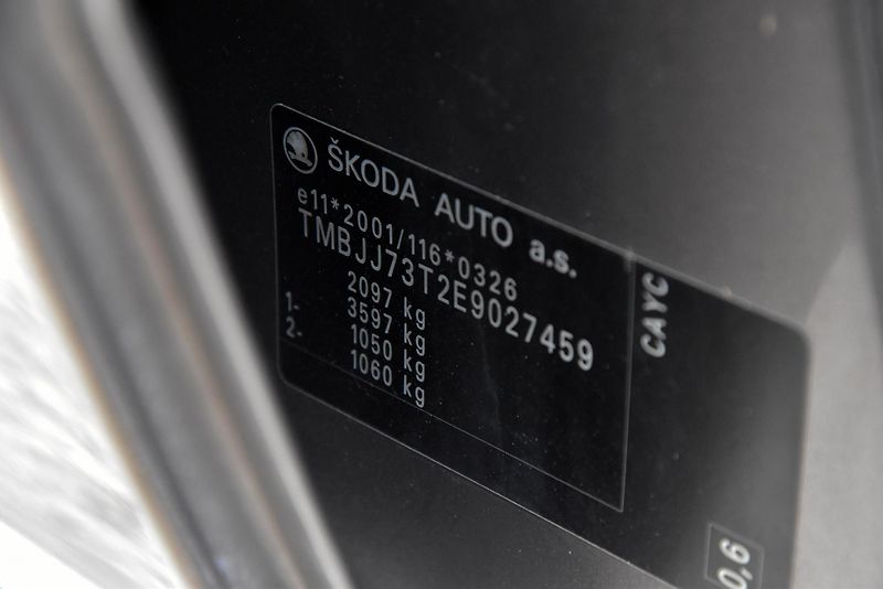 Škoda Superb 1.6 TDi 6st,KLIMA,NAVI,PDC,ALU - fotka 39 z 39