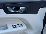Volvo XC60 B5 AWD PLUS, ACC, LIGHT PAKET - náhled 9