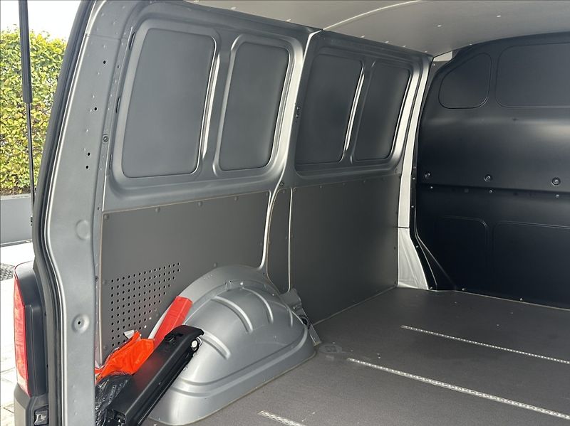 Volkswagen Transporter 2,0 TDI 150PS  L1H1 Van - fotka 41 z 57