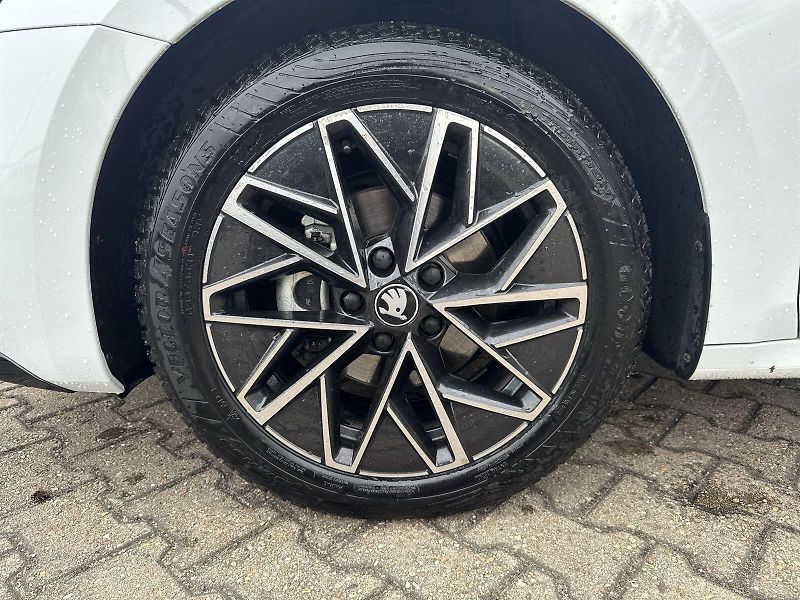 Škoda Octavia (2025) Combi 1.5 TSI M-HEV DSG Sportl - fotka 31 z 35