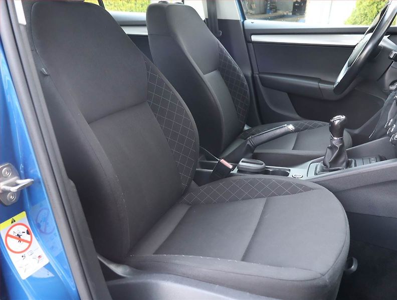 Škoda Octavia (2018) 1.6 TDI, Tempomat - fotka 9 z 14