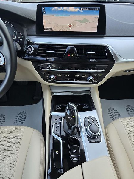 BMW Řada 5 110kW LED+NAVI+KŮŽE - DPH - fotka 14 z 58