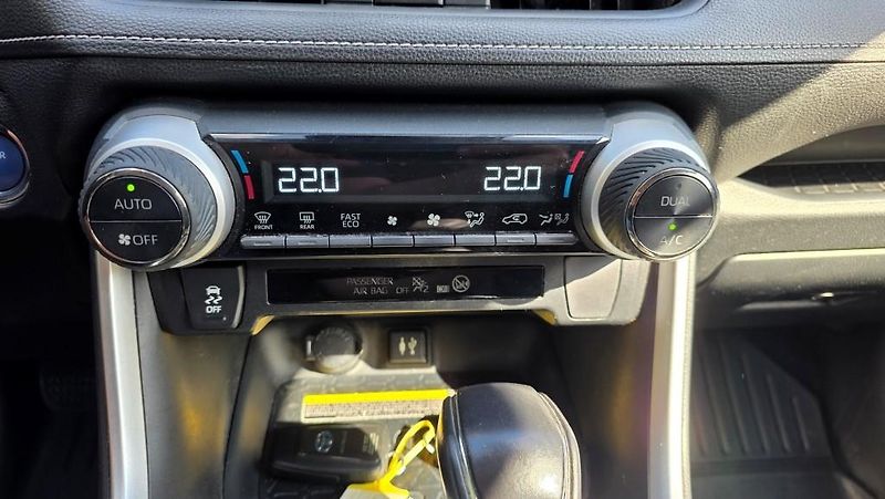 Toyota RAV4 (2019) 2.5i HEV Comfort AWD Tažné - fotka 26 z 35