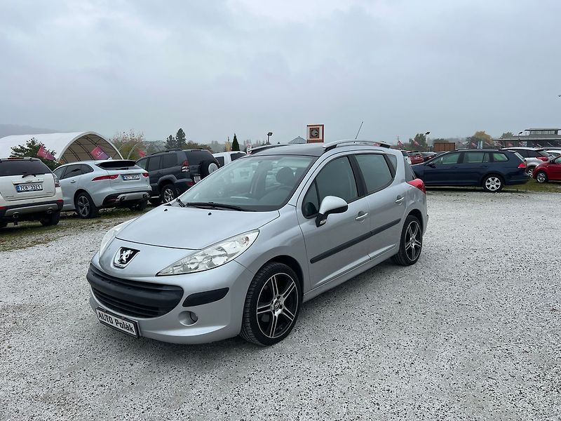 Peugeot 207 1.4 16V - fotka 10 z 14