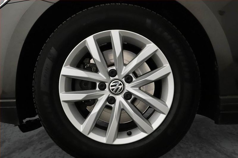 Volkswagen Passat (2016) 1.6 TDI, Navi, Tempomat - fotka 12 z 15