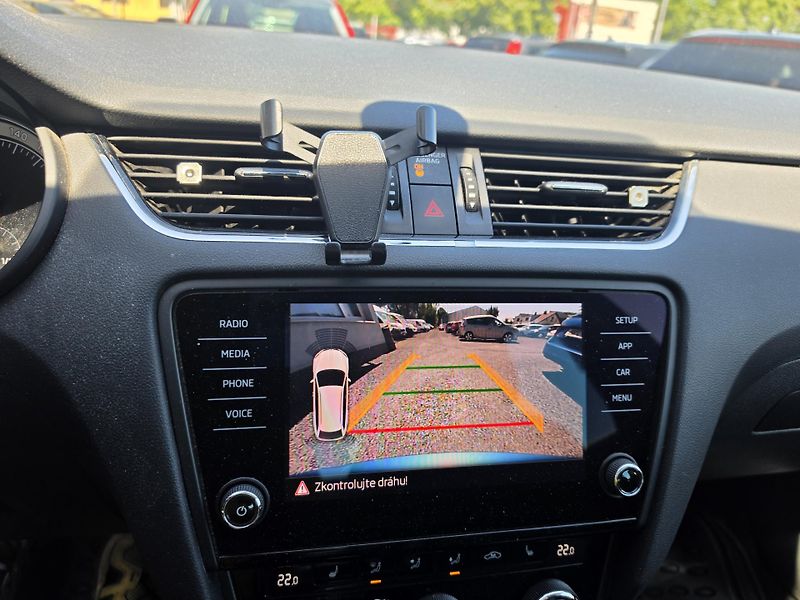 Škoda Octavia 1.6 TDI Ful Led Kessy Navi  - fotka 15 z 15