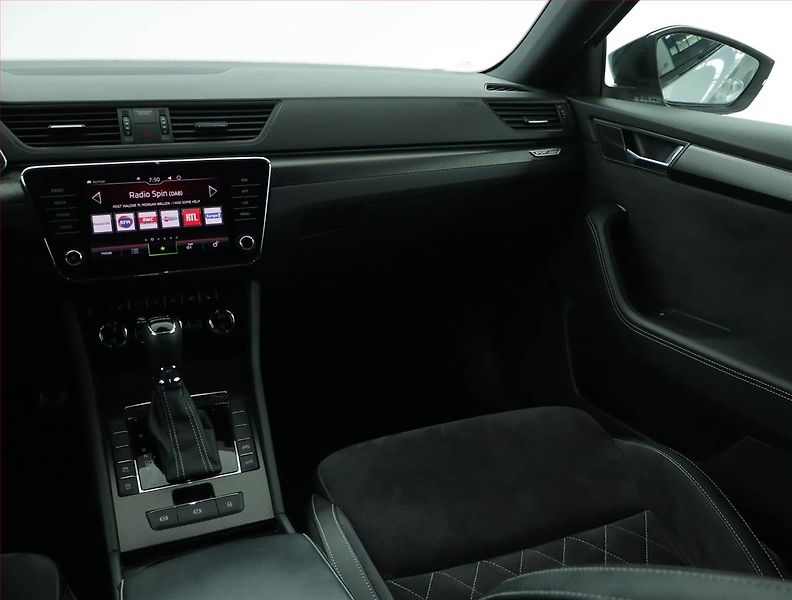 Škoda Superb (2022) Sportline 2.0 TDI - fotka 8 z 18