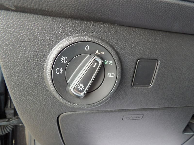 Seat Ateca 1.5TSI DSG Virtual LED Kamera - fotka 19 z 34