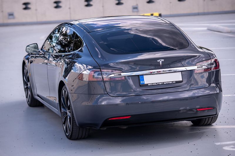 Tesla Model S (2017) 90D, nabíjení zdarma, FSD - fotka 17 z 37