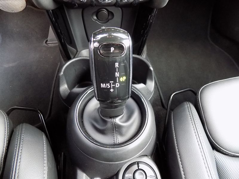 Mini Cooper (2021) 1.5i/El.střecha/1.Maj.ČR/DPH/ - fotka 37 z 44