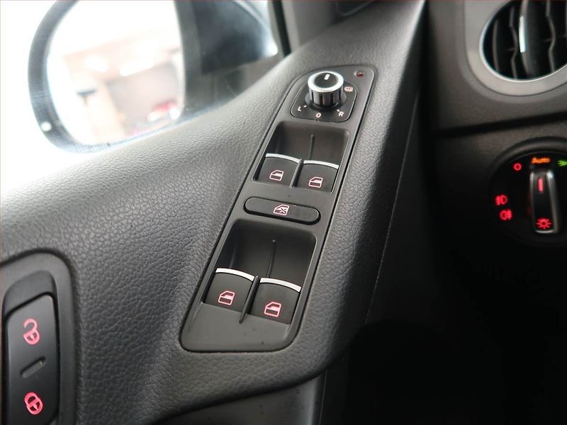 Volkswagen Tiguan (2014) 2.0 TDI, 4X4, Navi, Tempomat - fotka 16 z 18