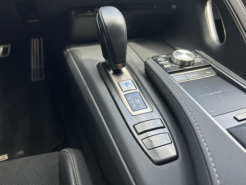 Lexus LC 500 Sport+ 5.0 V8 - fotka 21 z 34