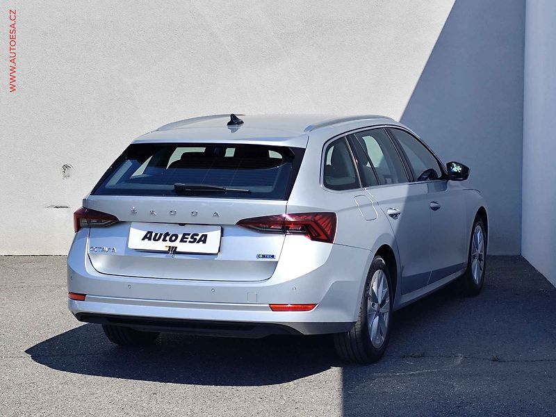 Škoda Octavia (2021) 1.5TSi, 2.maj,ČR, DSG, LED - fotka 4 z 27