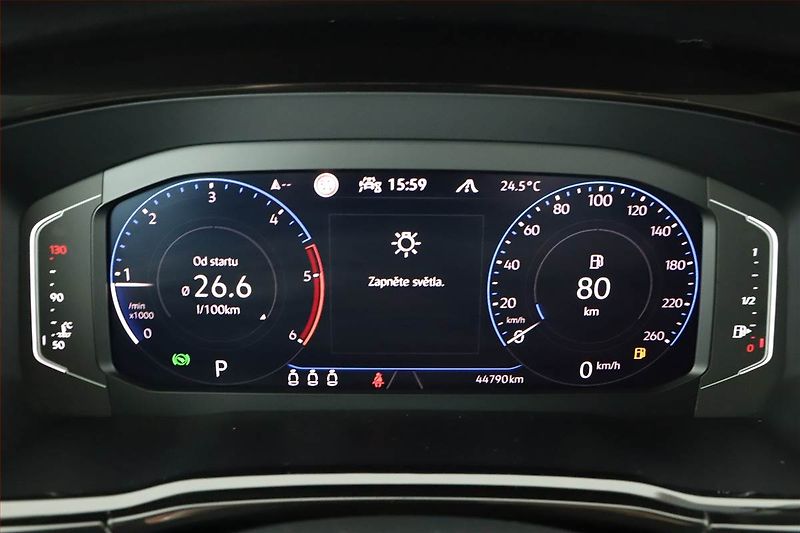 Volkswagen Touran (2023) 2.0 TDI - fotka 9 z 17