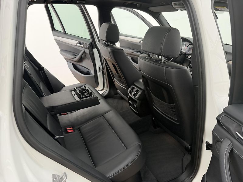 BMW X3 3.0d*190kw*4x4*M-Packet*Pano* - fotka 17 z 44