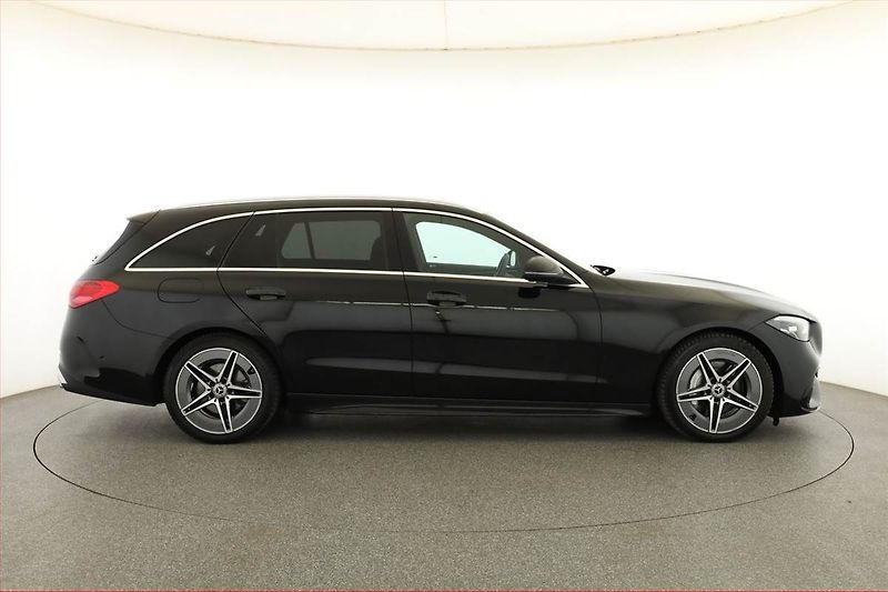 Mercedes-Benz Třídy C (2022) C 220 d - fotka 6 z 21