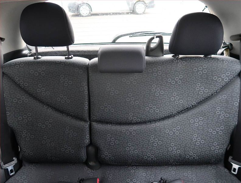 Toyota Yaris (2004) 1.0 VVT-i, po STK, servisované - fotka 10 z 14