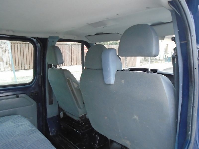 Ford Transit (2011) 2.2 TDCi L2H1 9 míst 5 dveří - fotka 14 z 30