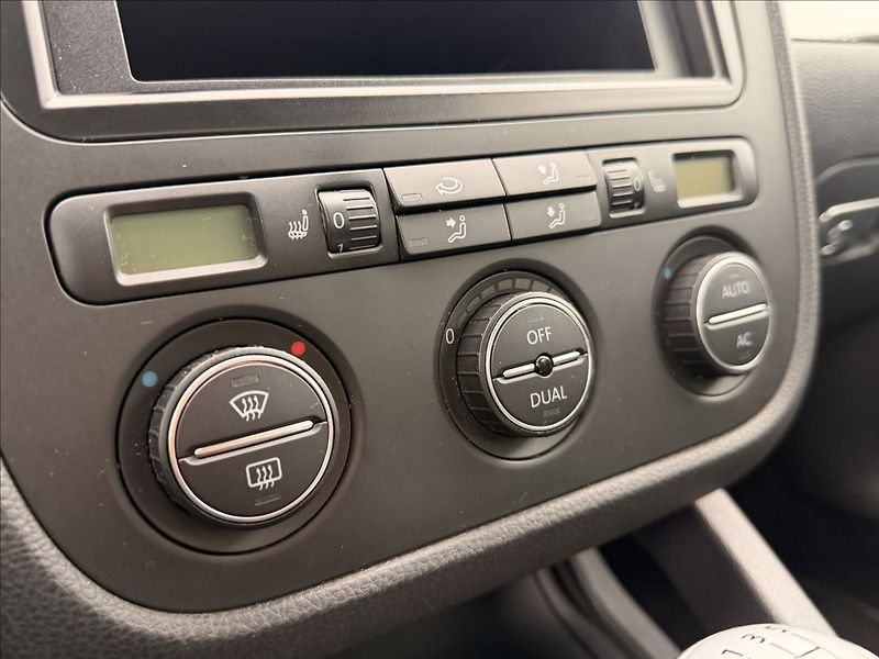 Volkswagen Golf 1,4 TSI DIGIKLIMA 6KVALT - fotka 16 z 24