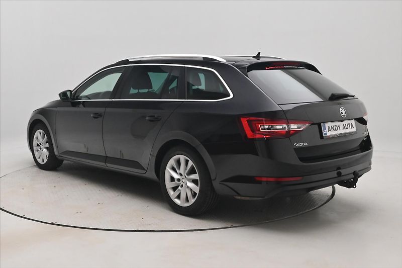 Škoda Superb 2,0 TDI 110 kW 4x4 Style Panor - fotka 7 z 32