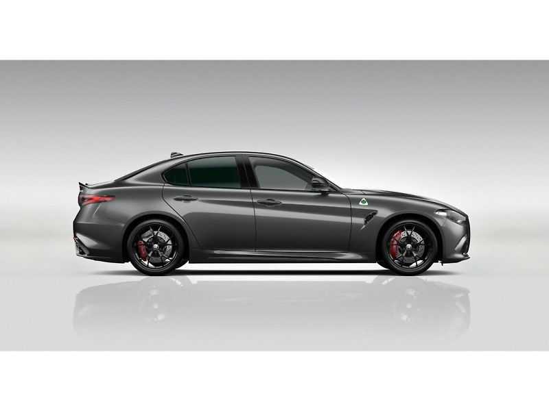 Alfa Romeo Giulia (2026) 2.9 V6 BiTurbo 520k QV Carbon - fotka 2 z 6