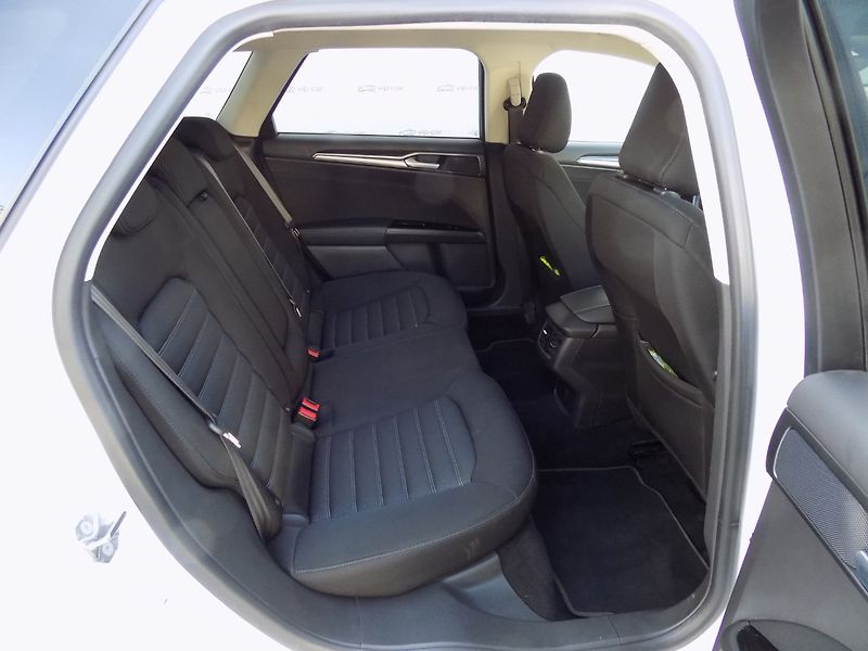 Ford Mondeo (2019) 2.0TDCi/Trend/LED/DPH/ - fotka 18 z 45
