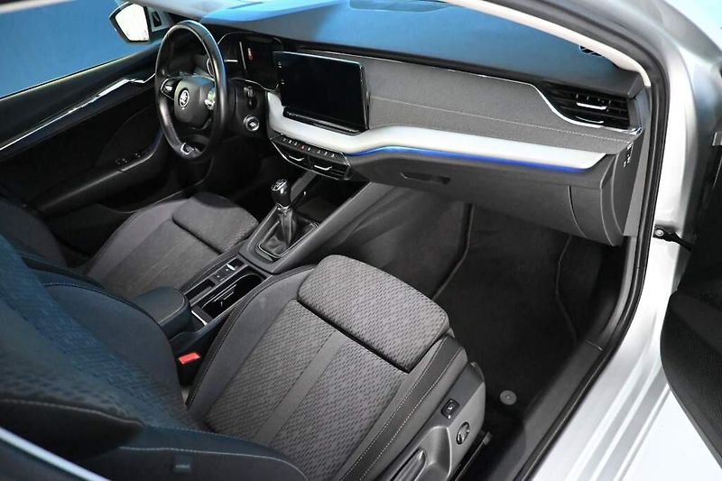 Škoda Octavia (2021) 2.0 FIRST EDITION LED Tažné Ma - fotka 9 z 33