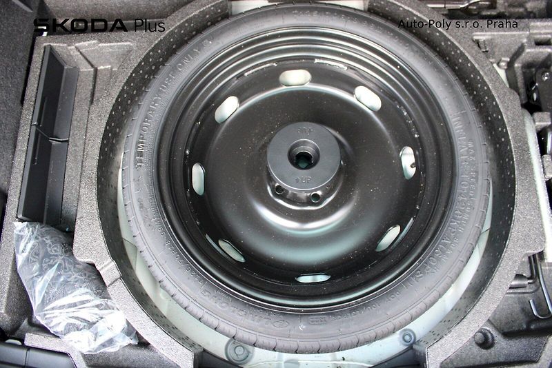 Škoda Karoq (2022) 2.0 TDI 110 kW Style - fotka 25 z 25