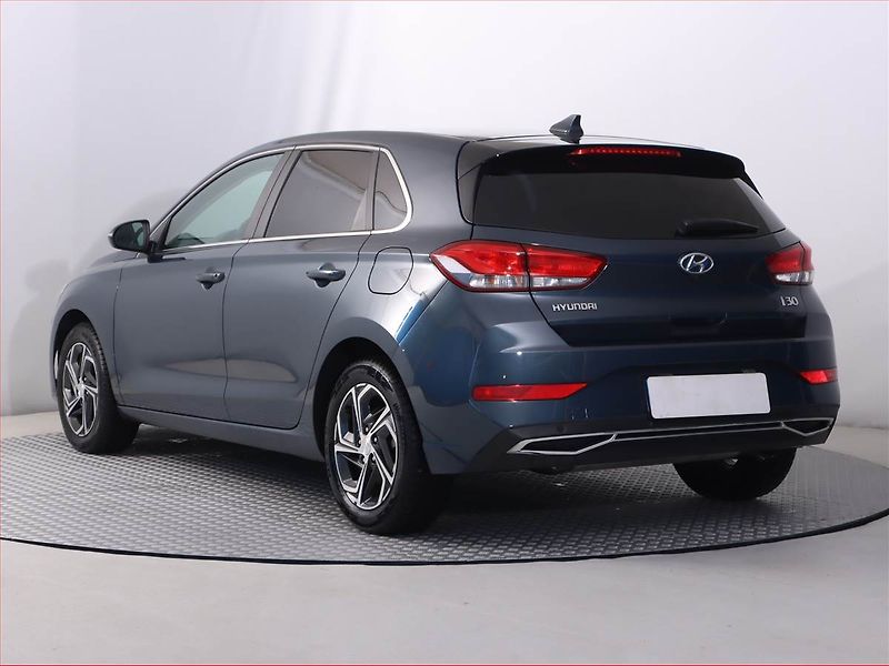 Hyundai i30 (2021) Family 1.5 DPI, Serv.kniha - fotka 4 z 20