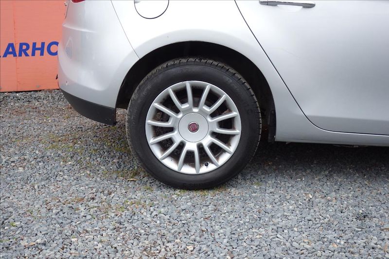 Fiat Bravo 1,6 JTD,ČR,SERVIS.KN.,EMOTION. - fotka 9 z 35