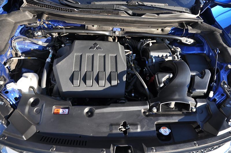 Mitsubishi Eclipse Cross 1.5T-MIVEC 120kW - fotka 11 z 24