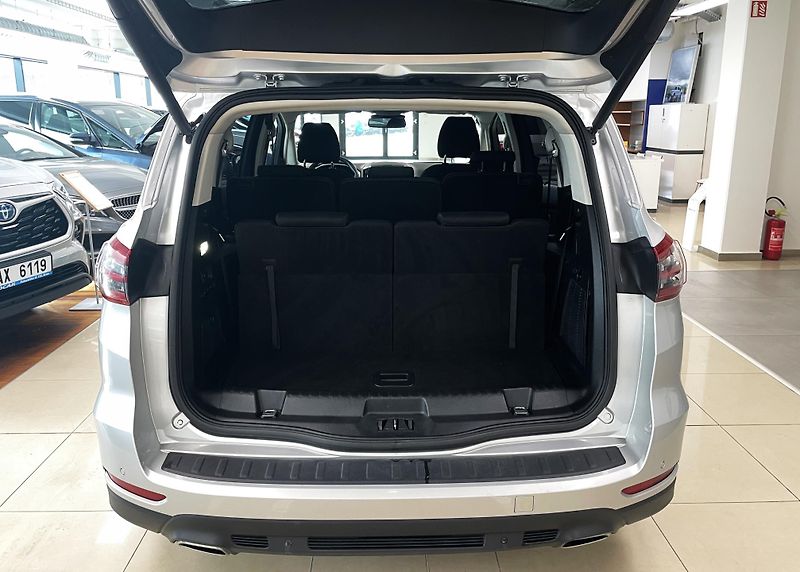 Ford S-MAX Titanium 132kW AT AWD, 7 MÍST - fotka 8 z 31