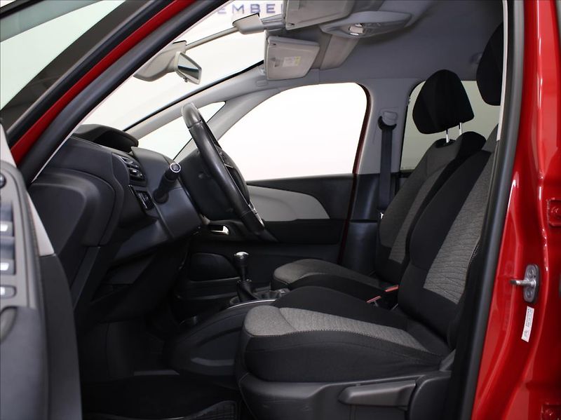 Citroën Grand C4 Picasso 1,6 HDI 88kW 7-míst 1.maj.ČR! - fotka 6 z 23