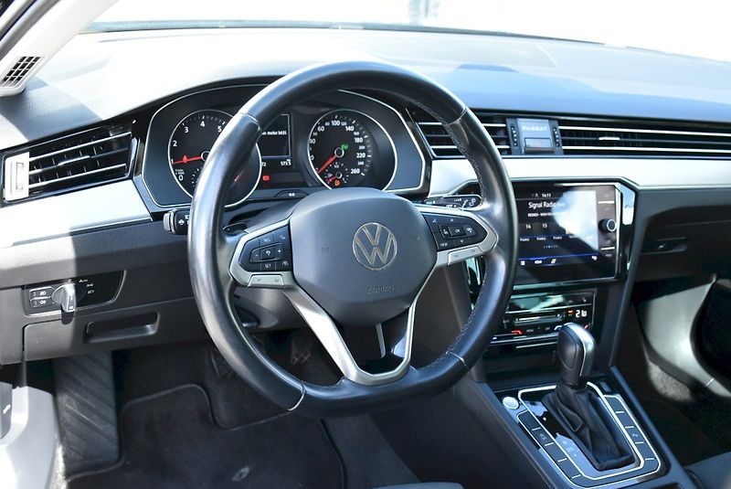 Volkswagen Passat (2021) COMBI ELEGANCE 1.5 TSI 110 kW - fotka 15 z 32