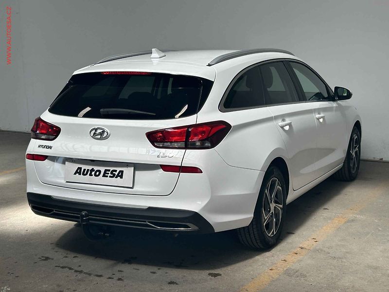 Hyundai i30 (2023) 1.0 T-GDi, 2.maj,ČR, Smart - fotka 4 z 18
