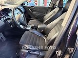 Volkswagen Passat (2006) 3.2FSi 4x4, AT, autoAC - náhled 2