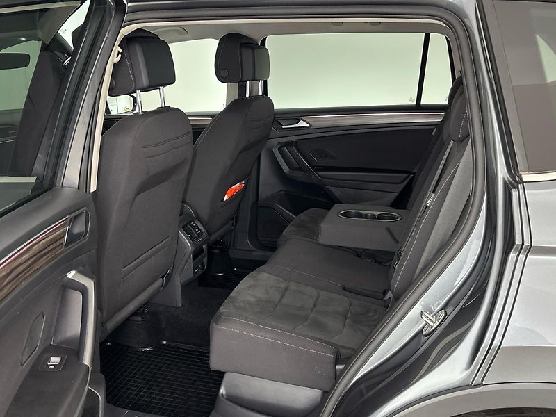 Volkswagen Tiguan Elegance 4Motion DSG - fotka 8 z 30