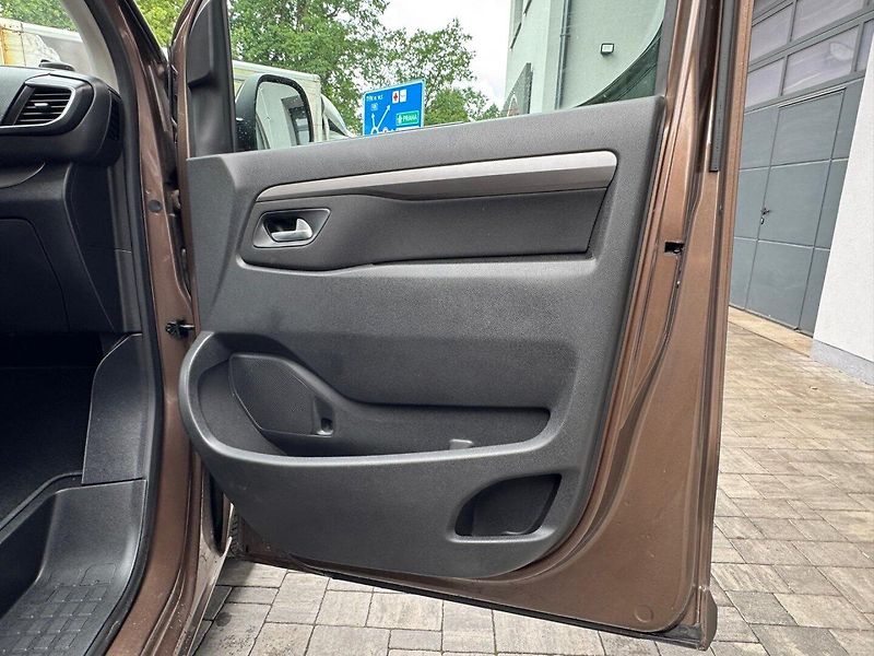 Citroën SpaceTourer (2017) 2.0 HDi - fotka 14 z 27