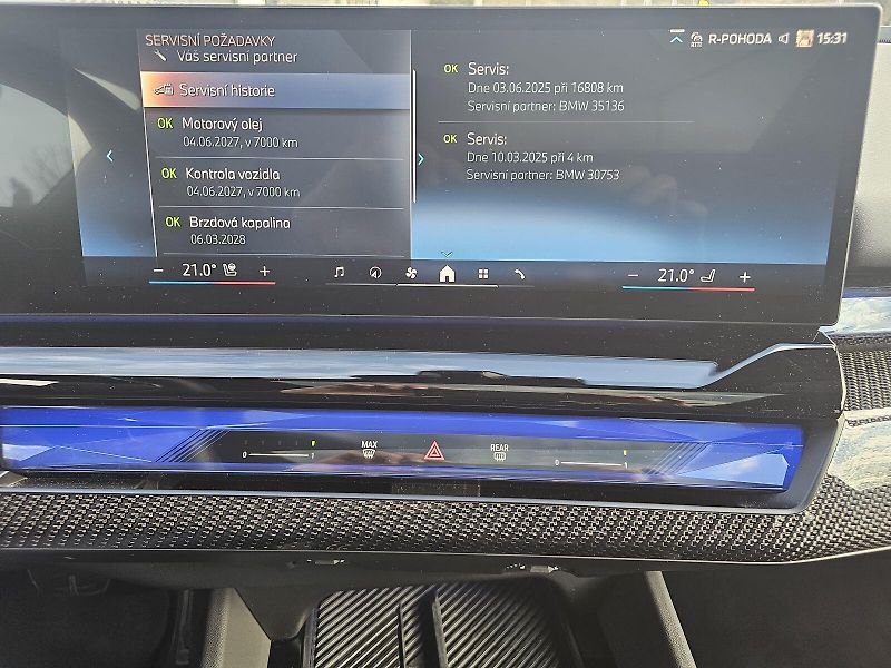 BMW Řada 5 520d xDrive Touring M Sport - fotka 22 z 23