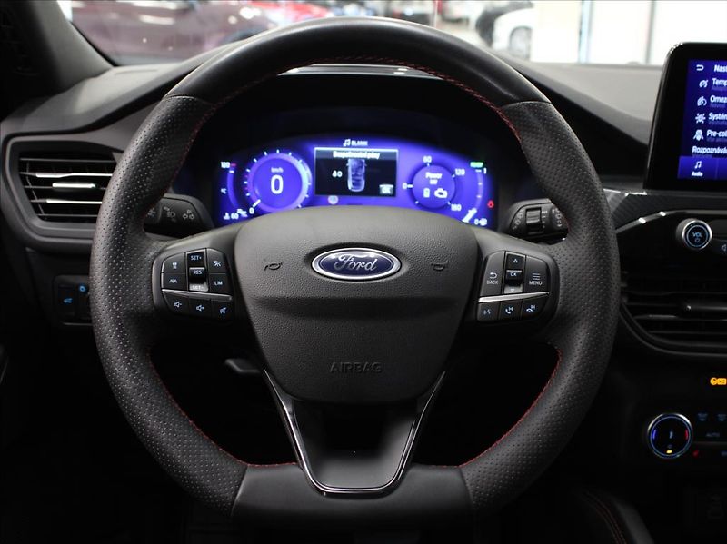 Ford Kuga 2,5 Hybrid 140kW ST-line X ČR - fotka 9 z 27