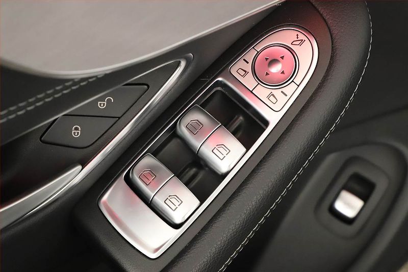 Mercedes-Benz Třídy C (2021) C 300 - fotka 11 z 22