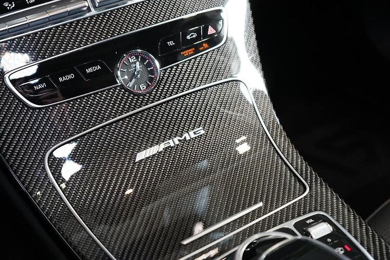 Mercedes-Benz Třídy C (2022) 63s*AMG*CERAMIC*HUD*CARBON*360 - fotka 30 z 44