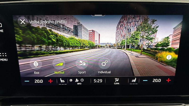Škoda Octavia 2.0 TDI DSG Ambition Combi - fotka 24 z 24