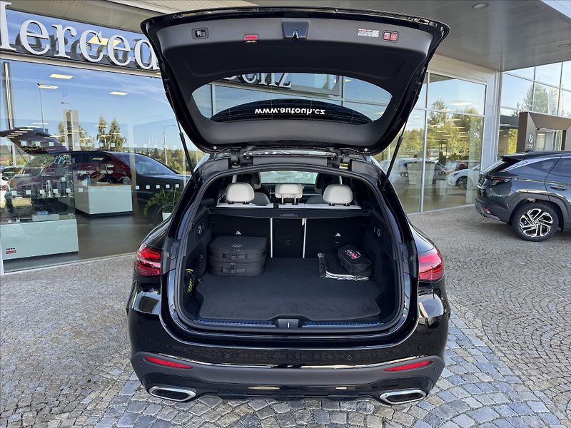 Mercedes-Benz GLC 300de 4M*AMG*NIGHT - fotka 26 z 34
